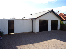 Double Garage & Garden Wall
